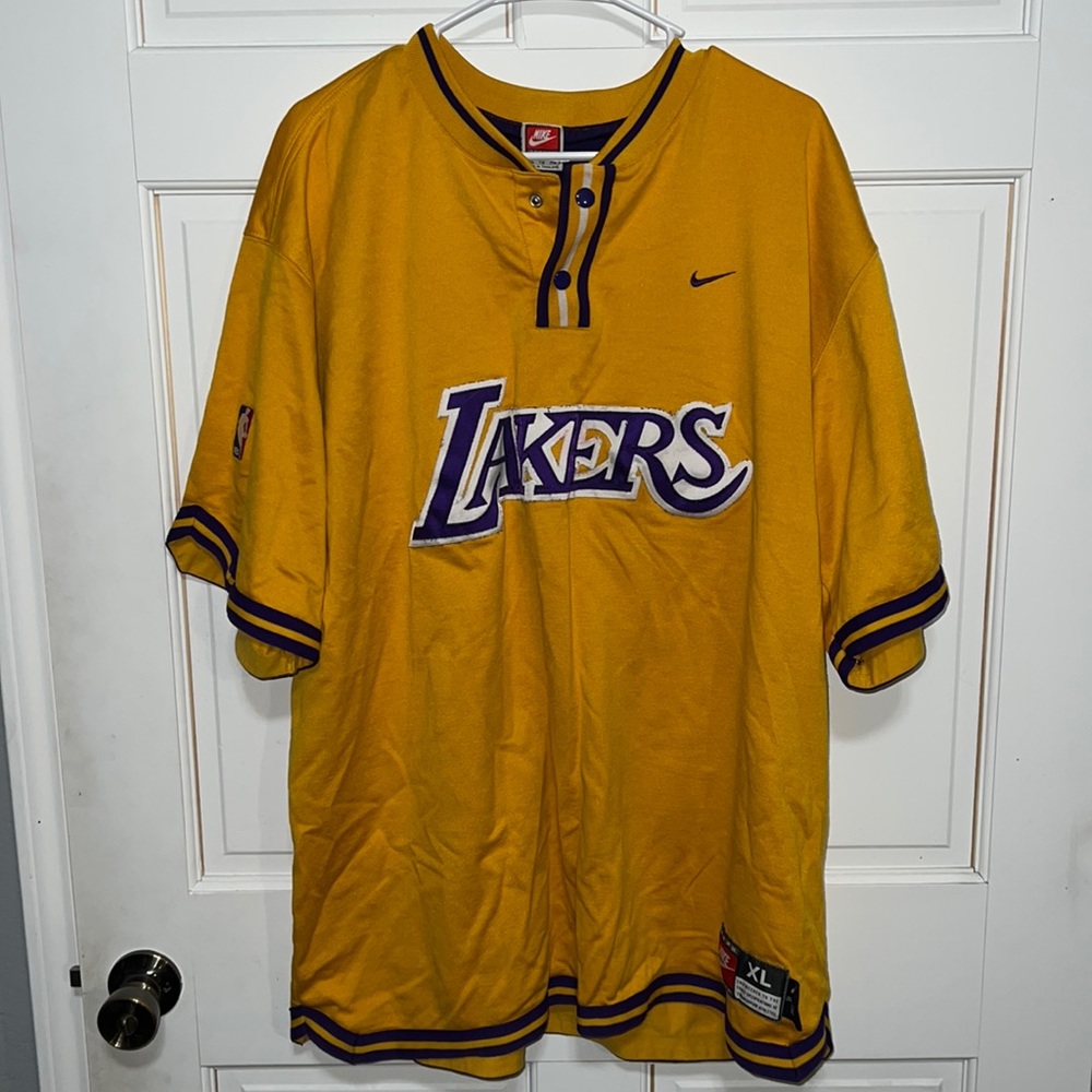 Lakers Warm up